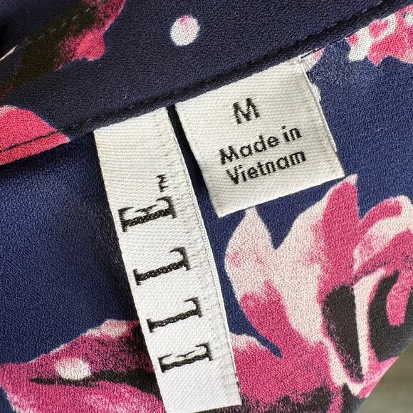 Elle sz. medium tunic length blue floral button up sleeveless top, office #3855 - Picture 8 of 9